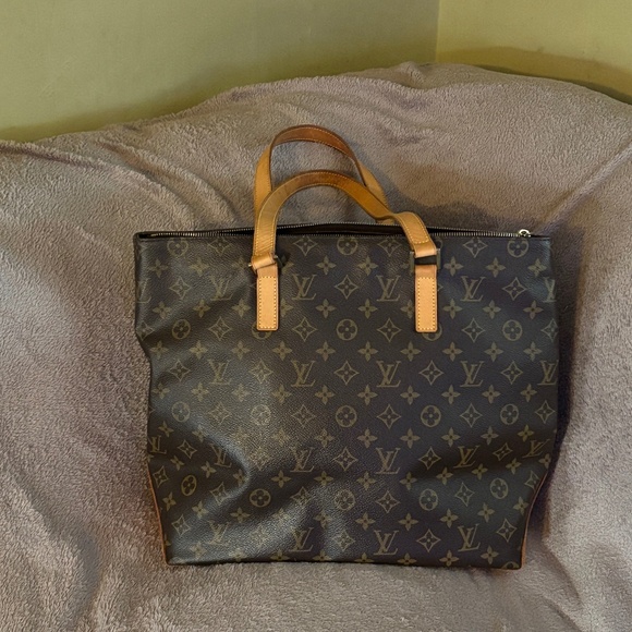 LV Monogram Shoulder Bag (some marks on bottom of bag)